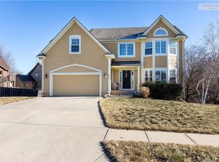 4611 Meadow View Dr, Shawnee, KS 66226
