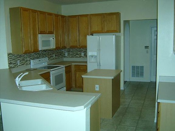 3rd image of 14852 Oldham Dr