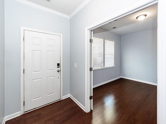 4th image of 336 Bracken Fern Rd