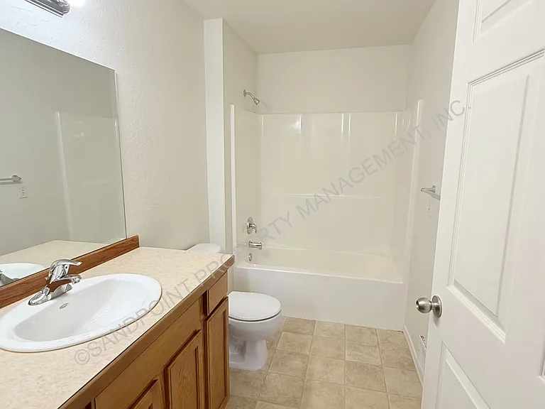 327 Olive St #C — Photo 21