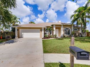 13821 Cornflower Ct, Wellington, FL 33414