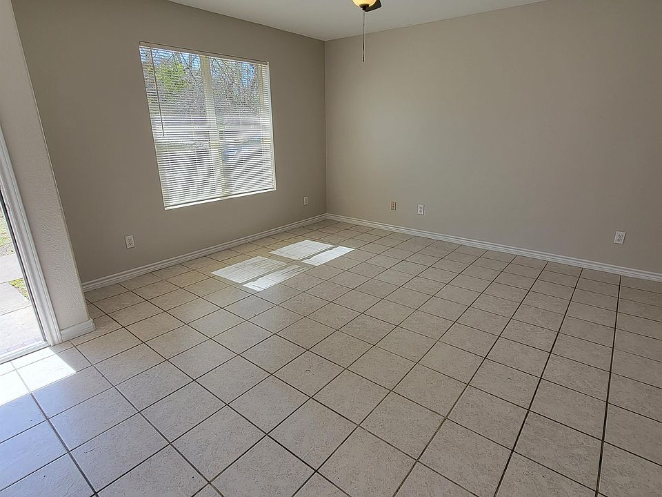 1st image of 2215 N Palace Ave #1