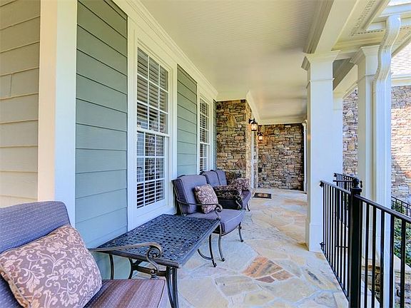 4th image of 1035 Meadow Brook Dr