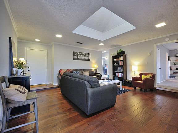 5th image of 4804 Willow Run Ct