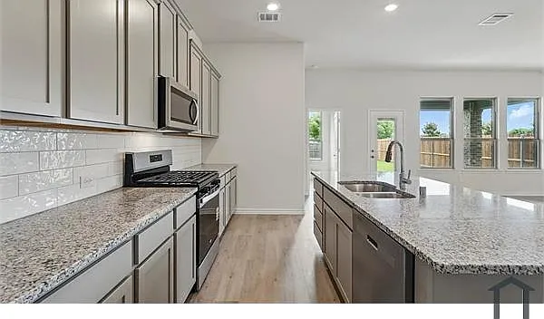 4192 Plateau Dr — Photo 2