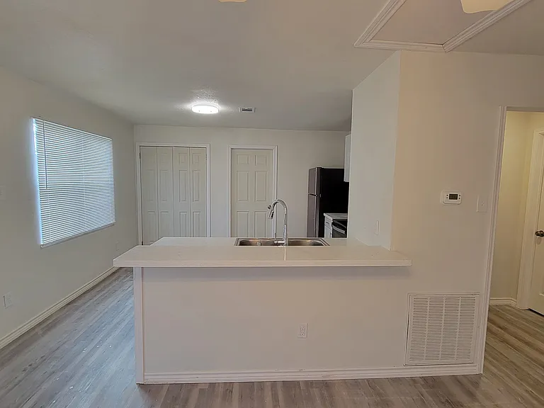 109 Will St — Photo 3