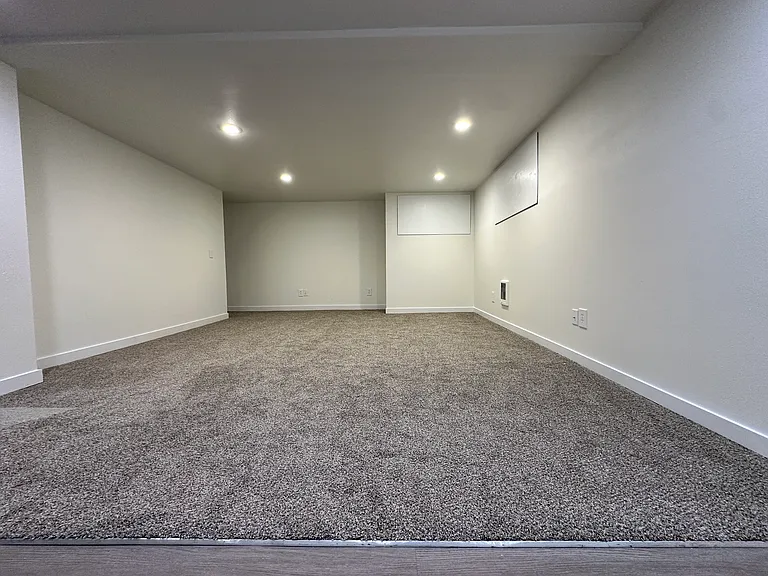 341 Bertha Ave — Photo 7
