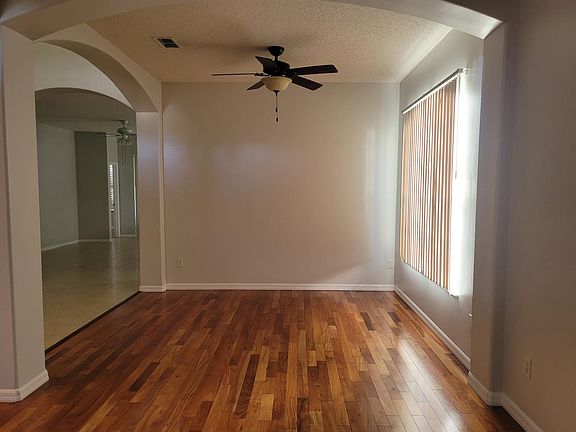 4th image of 1735 The Oaks Blvd
