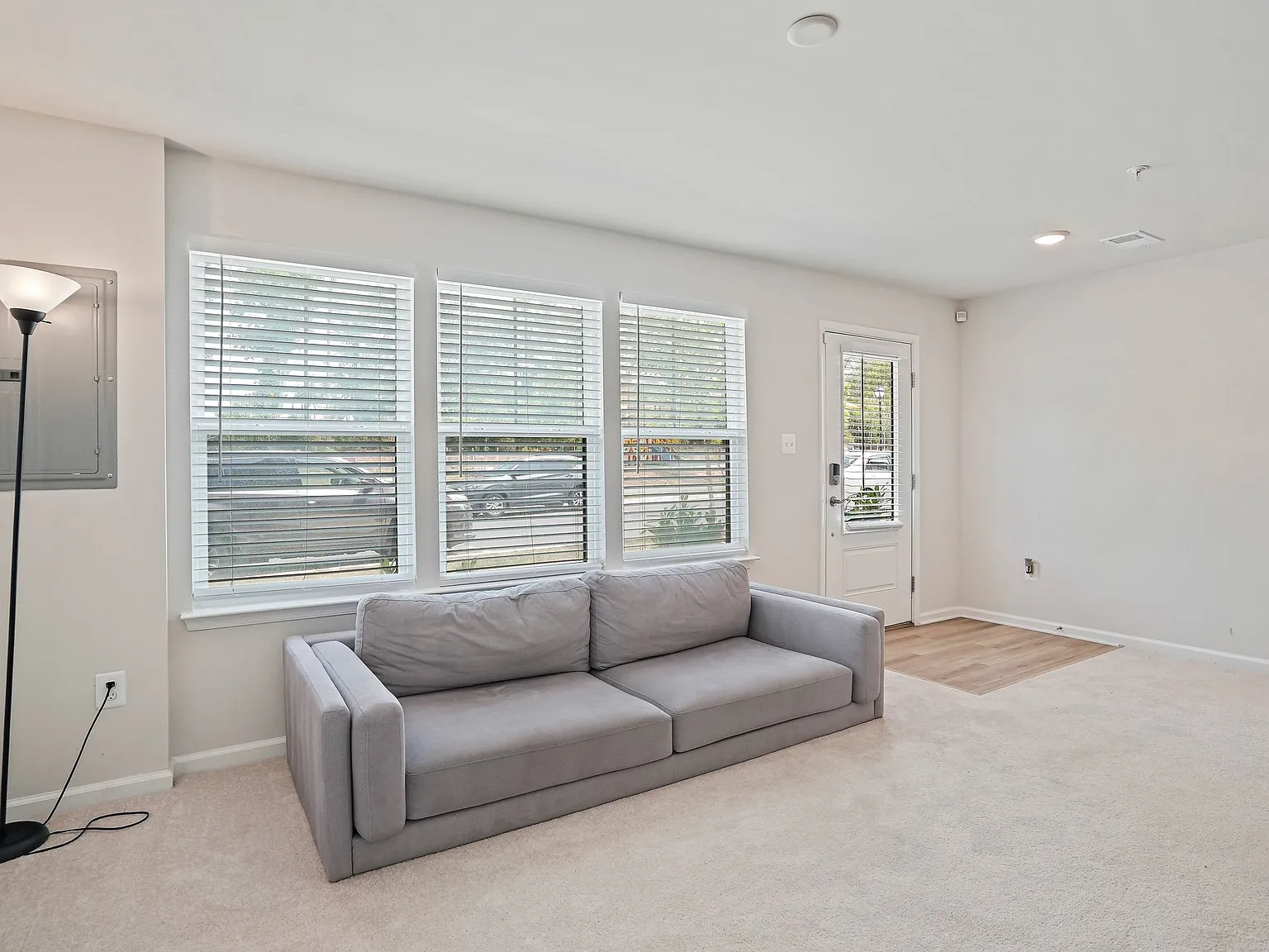 3 bed, 1992 sqft, $3,850 — Photo 2