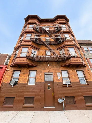 773 E 19th St #B1 Photo 1