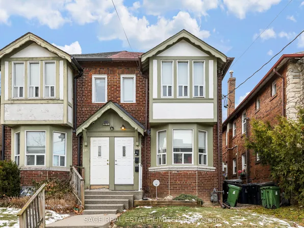 118 Braemar Ave #1, Toronto, ON M5P 2L4