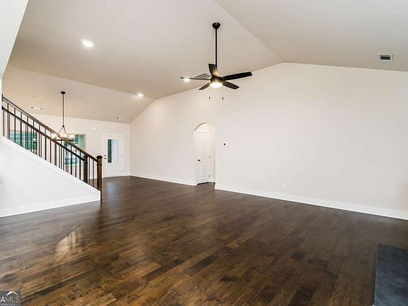 4th image of 2963 Parkwood Rd