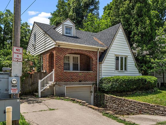3rd image of 3445 Oak View Pl