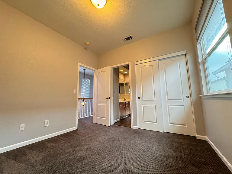 2451 Hanson Dr — Photo 35