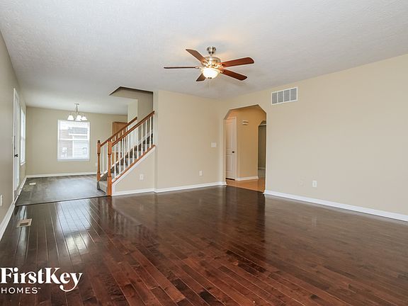 4th image of 7983 Seabury Ct