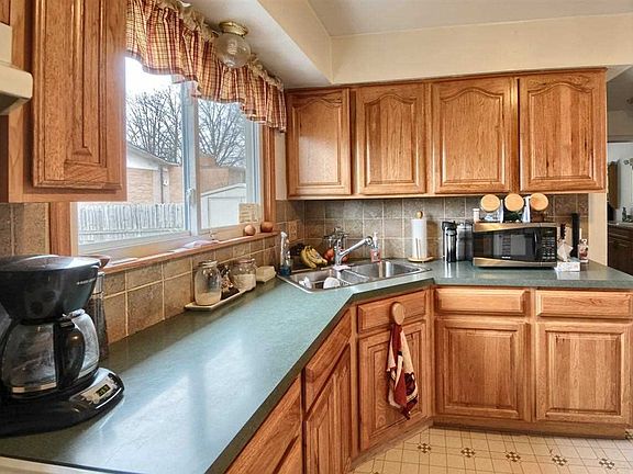 5th image of 3718 Dolphaine Ln