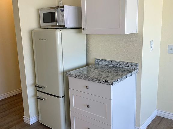5th image of 2547 Scoter Ave