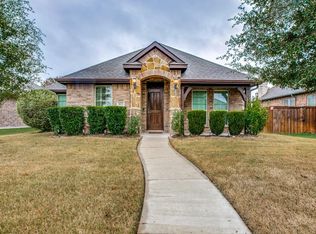 3022 Carlton Pkwy, Waxahachie, TX 75165