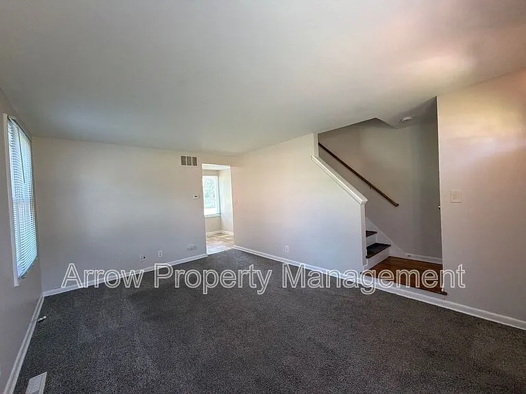 5447 Benton St — Photo 2