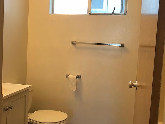 3rd image of 2828 Webster St APT 11