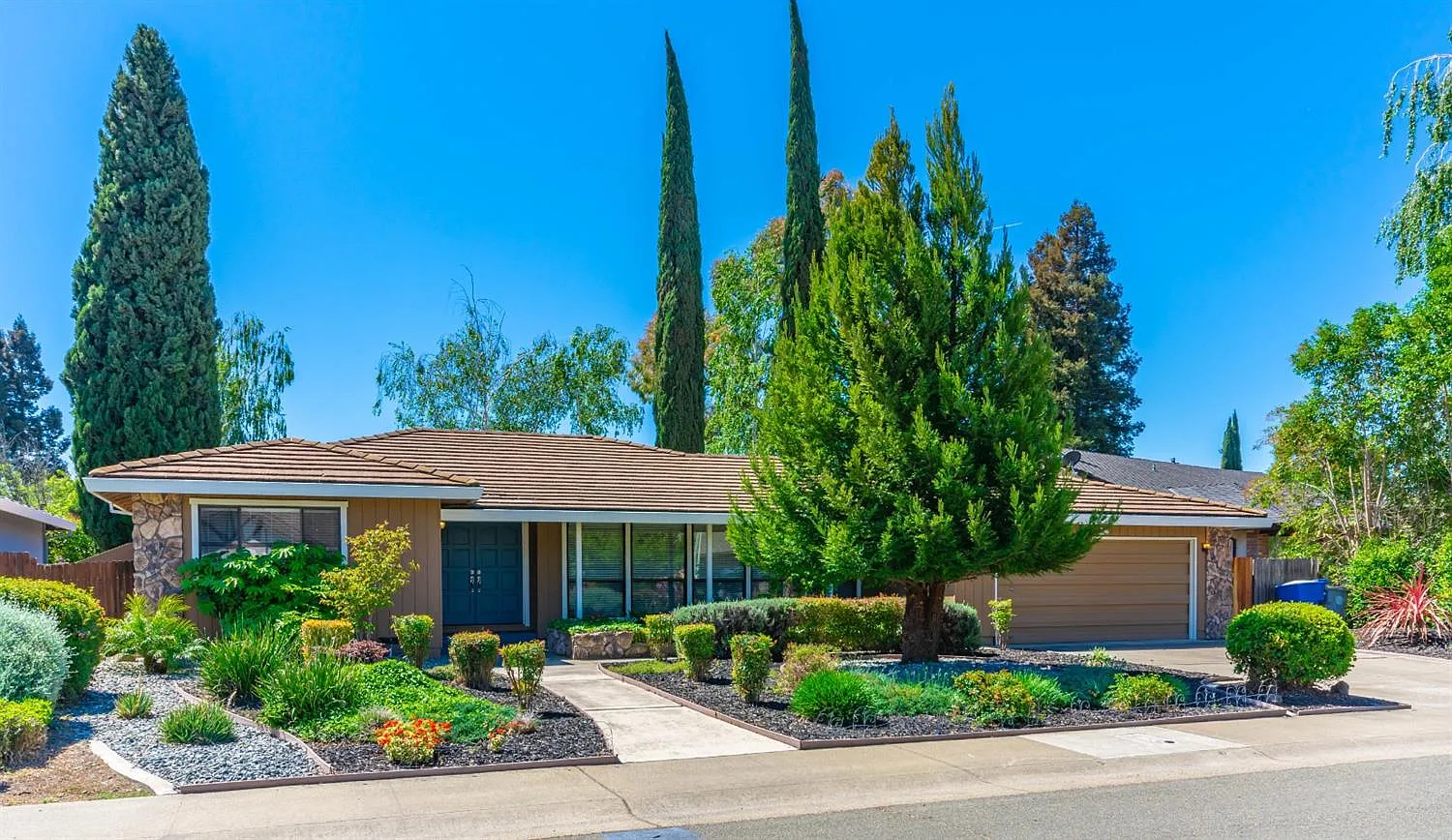 548 Shaw River Way photo 1