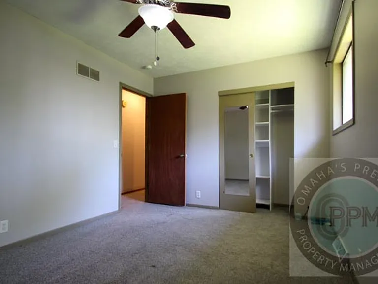 8803 S 143rd St — Photo 7