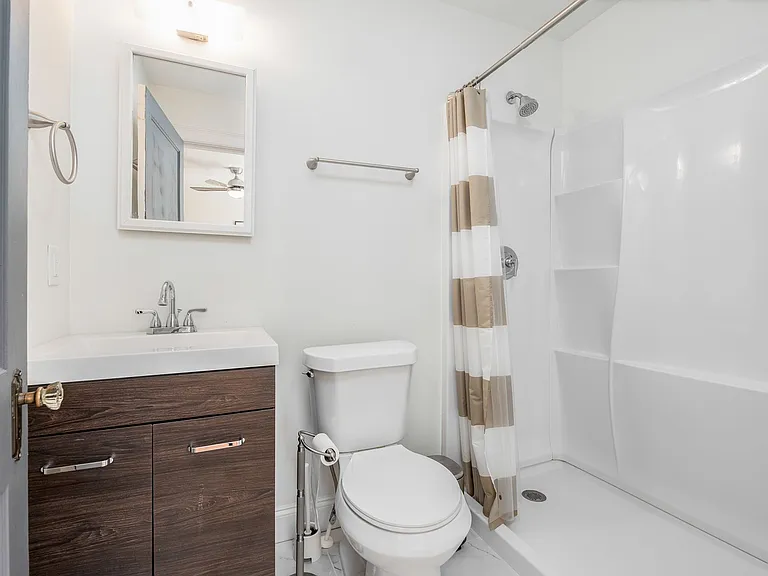 2636 Lawndale Ave — Photo 8