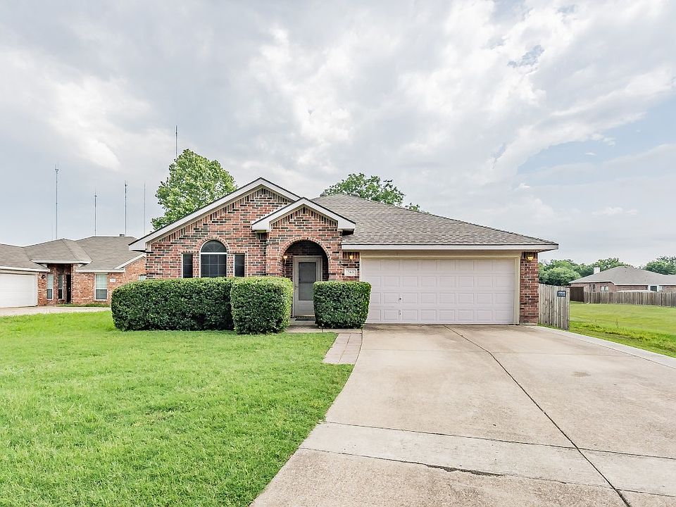 1st image of 765 Webb Pl