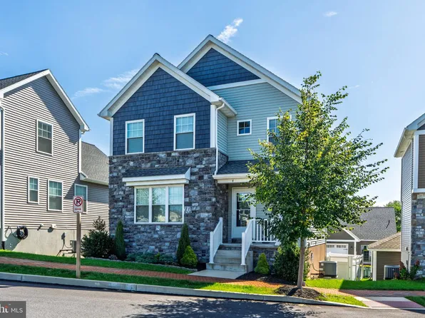 4 Pacific Blvd, Ephrata, PA 17522