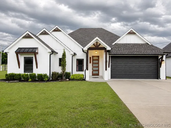 16107 S 251st East Ave, Coweta, OK 74429