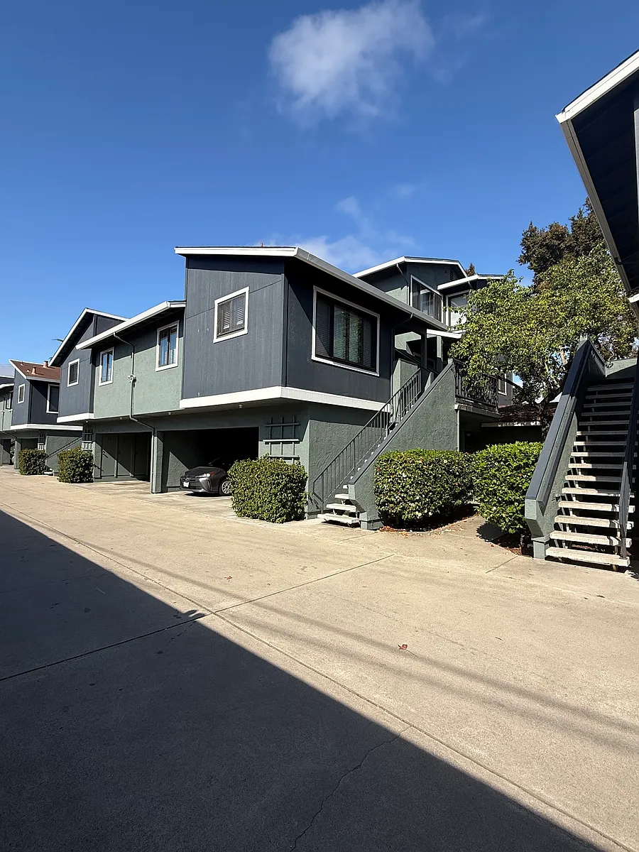 Building Photo - Los Arboles Apartments