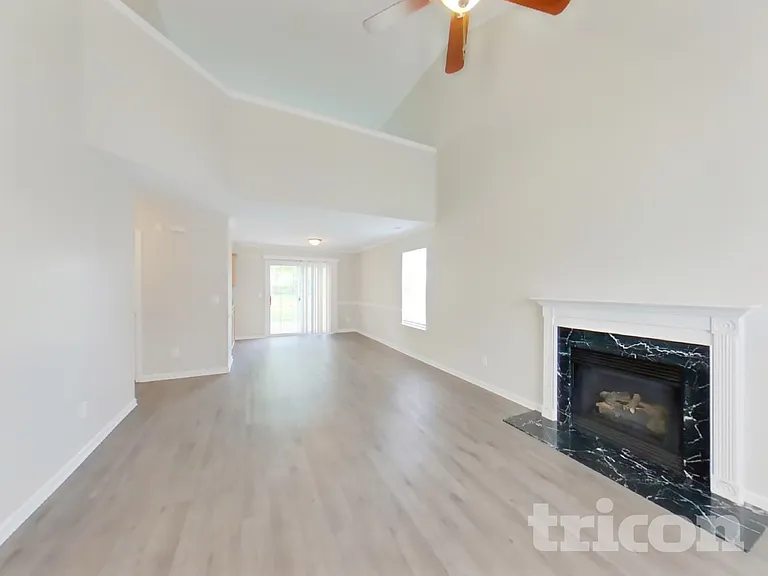 1689 Eagle Trace Dr — Photo 3