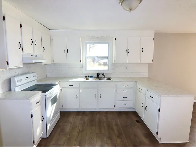 714 Broad St — Photo 5