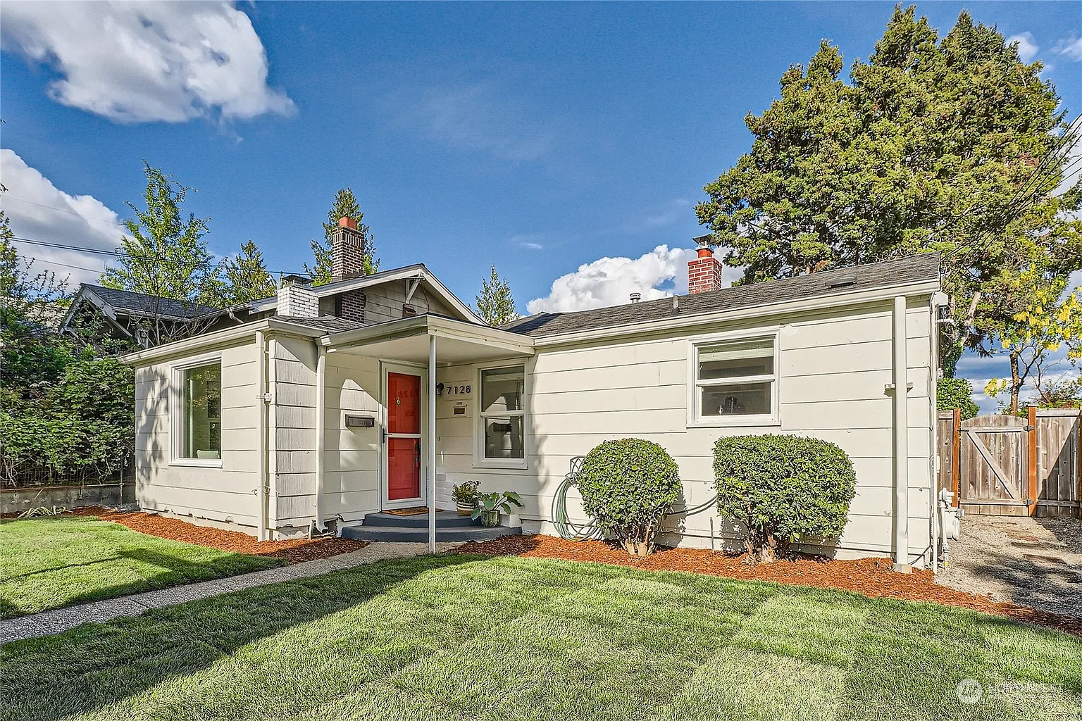 7128 Seward Park Avenue S photo 1