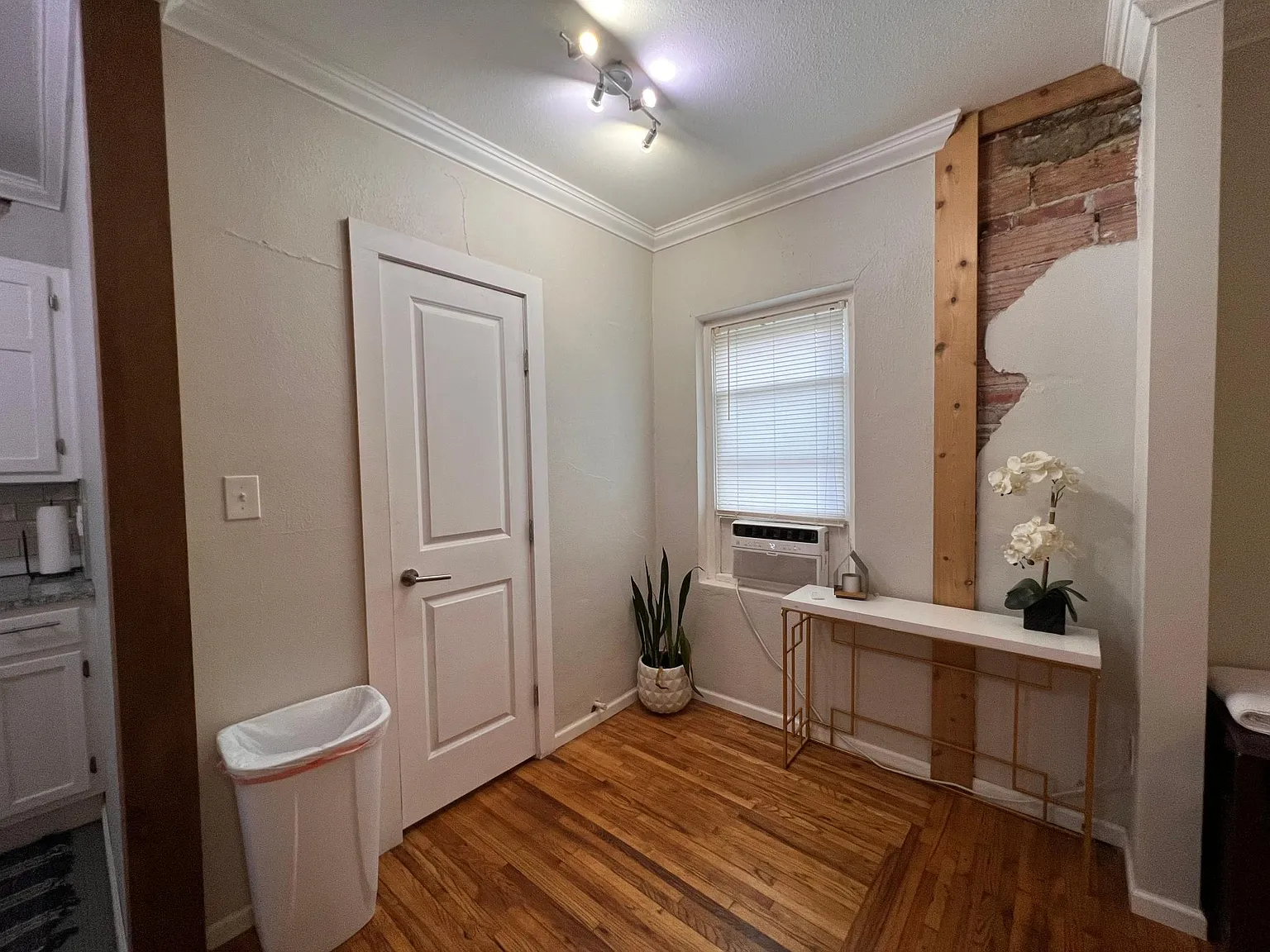 Studio, 451 sqft, $785 — Photo 3