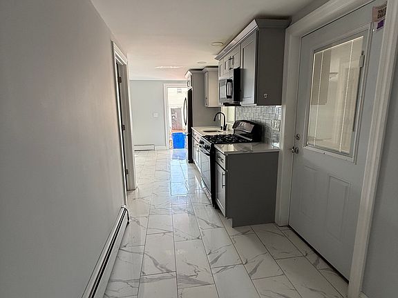 4th image of 51 Grant St Floor 1