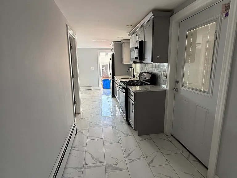51 Grant St #1 — Photo 4