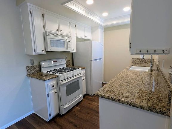 5th image of 1131 Packers Cir Unit 70