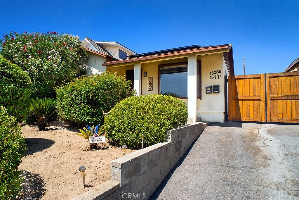3 bed, 980 sqft, $3,700 — Photo 3