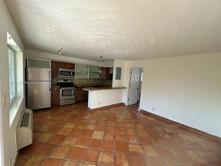 1324 NE 16th Ave #2 — Photo 4