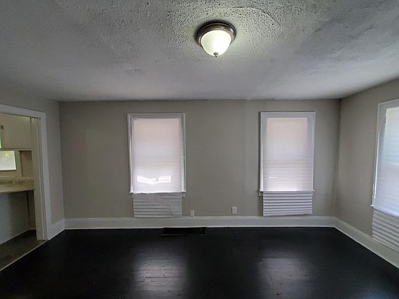 4th image of 1432 E 67th St