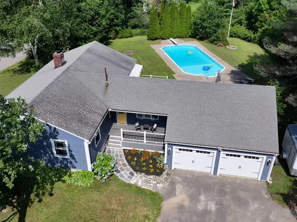 5 Woodward Lane, Falmouth, ME 04105