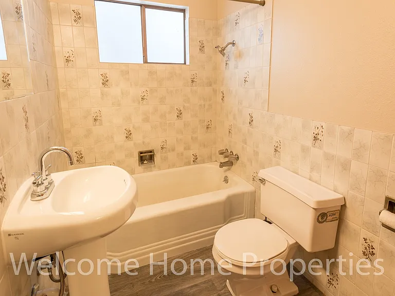 318 SE 6th St — Photo 8