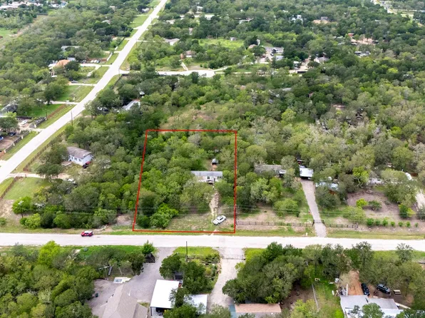 110 Oak Holw, Dale, TX 78616