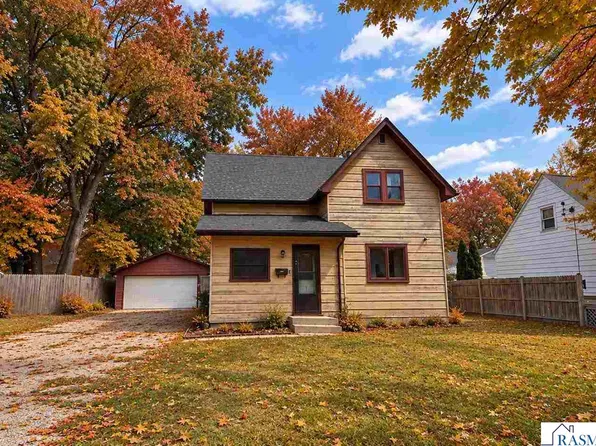 412 W 2nd St, Mankato, MN 56001