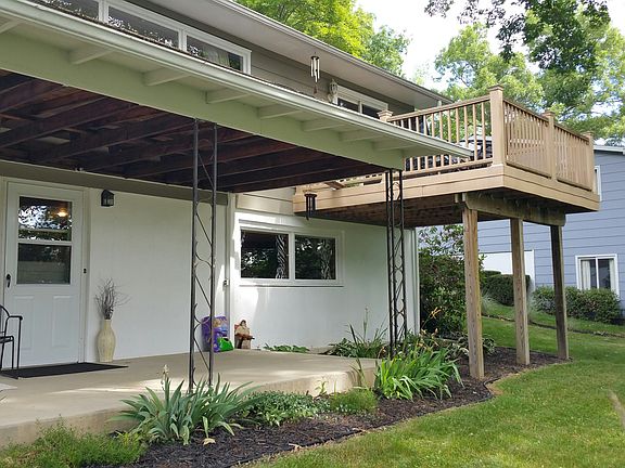 walk out to lower level pati