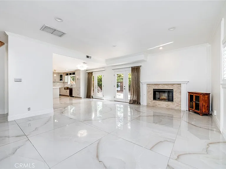 19314 Yolie Ln — Photo 4