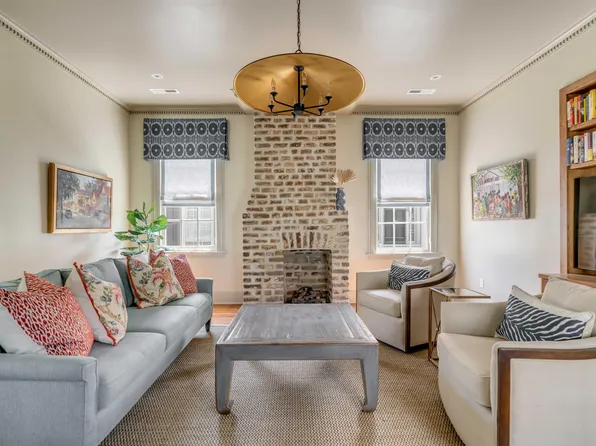 106 Queen St #2, Charleston, SC 29401