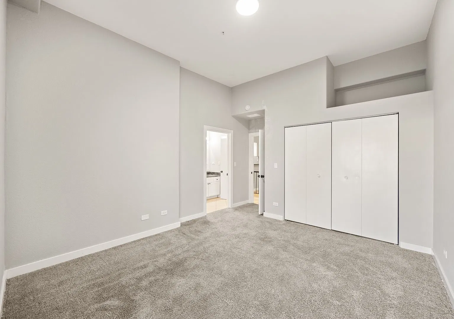 2 Bedroom, 2 Bath apartment — Photo 3