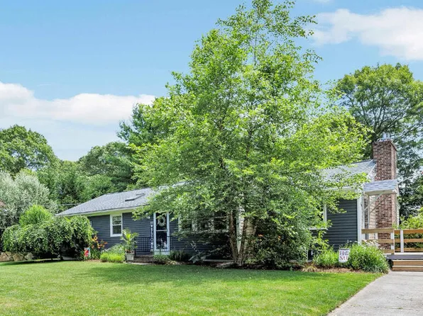 30 Guildford Road, Centerville, MA 02632